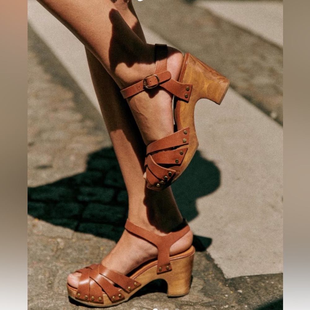 Sezane - ISABELLE CLOGS- smooth camel-new in box. Never worn. Size 41 (US 10)